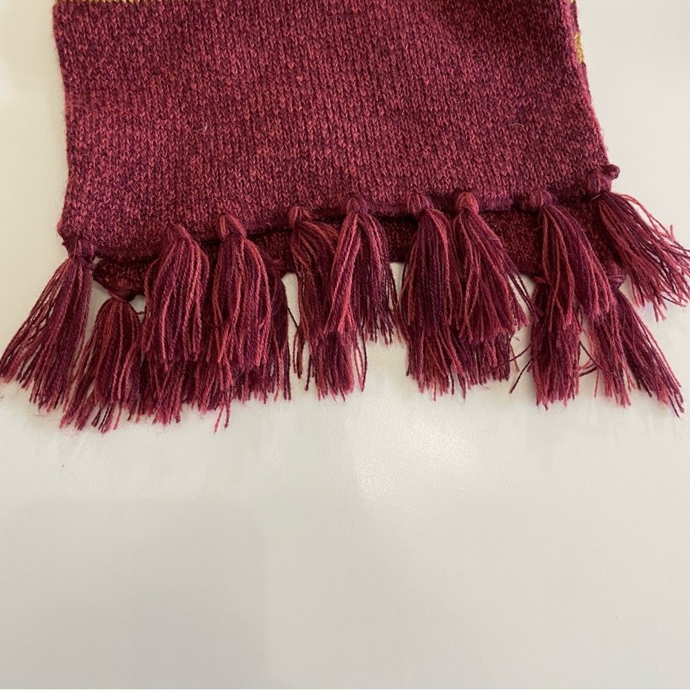 Harry Potter Maroon and Gold Striped Knit Scarf & Pom Beanie Set, Gryffindor - Picture 7 of 9